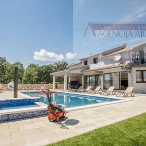 Imotski vila 321 m2 - top ponuda - ekskluziva - novo u ponudi