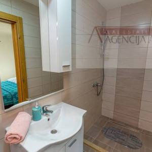 Imotski - vila sa bazenom 190 m2 - top ponuda