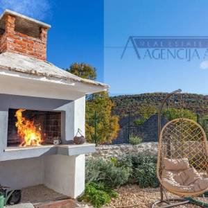 Imotski - vila sa bazenom 190 m2 - top ponuda