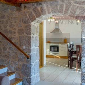 Imotski - vila sa bazenom 190 m2 - top ponuda