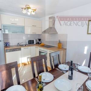 Imotski - vila sa bazenom 190 m2 - top ponuda