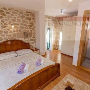 Imotski - vila sa bazenom 190 m2 - top ponuda