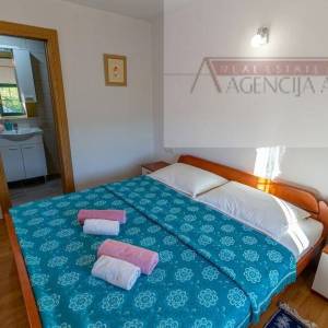 Imotski - vila sa bazenom 190 m2 - top ponuda