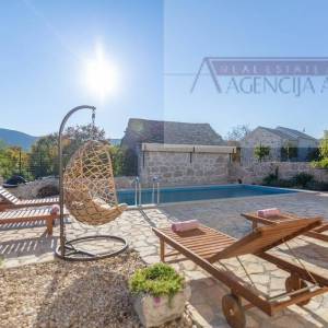 Imotski - vila sa bazenom 190 m2 - top ponuda