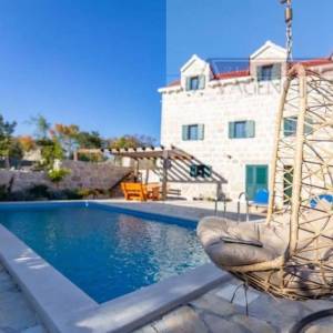 Imotski - vila sa bazenom 190 m2 - top ponuda