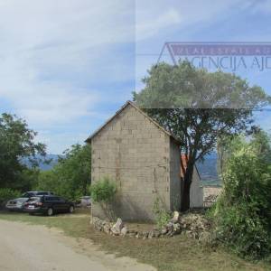 Imotski Vinjani Donji tri legalizirana objekta sa zemljištem