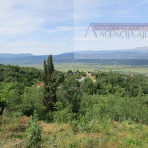 Imotski Vinjani Donji tri legalizirana objekta sa zemljištem