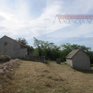 Imotski Vinjani Donji tri legalizirana objekta sa zemljištem