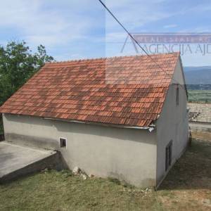 Imotski Vinjani Donji tri legalizirana objekta sa zemljištem