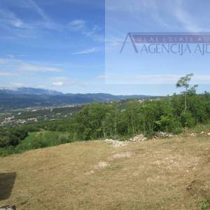 Imotski Vinjani Donji tri legalizirana objekta sa zemljištem