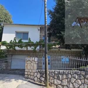 Imotski Vinjani Donji uređena kuća  186 m2 + pomoćni objekt 62 m2 novo