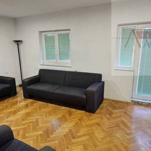 Imotski Vinjani Donji uređena kuća  186 m2 + pomoćni objekt 62 m2 novo