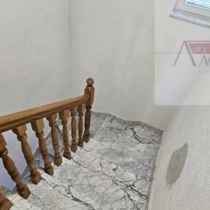 Imotski Vinjani Donji uređena kuća  186 m2 + pomoćni objekt 62 m2 novo