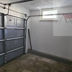 Imotski Vinjani Donji uređena kuća  186 m2 + pomoćni objekt 62 m2 novo