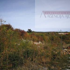 Imotski Vinjani građ zem 2850 m2 blizina grada