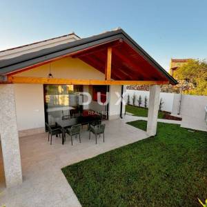 ISTRA, BALE - Šarmantna kuća na vrhunskoj lokaciji, novogradnja