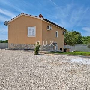 ISTRA, BARBAN - Kuća s bazenom