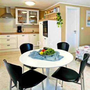 ISTRA, BARBAN - Kuća s bazenom