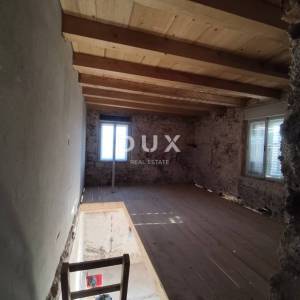 ISTRA, BRTONIGLA - Autentična istarska kamena kuća za obnovu po vlastitim željama