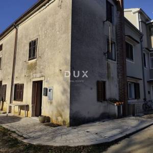 ISTRA, BRTONIGLA - Autentična istarska kamena kuća za obnovu po vlastitim željama