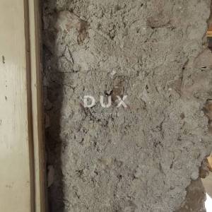 ISTRA, BRTONIGLA - Autentična istarska kamena kuća za obnovu po vlastitim željama