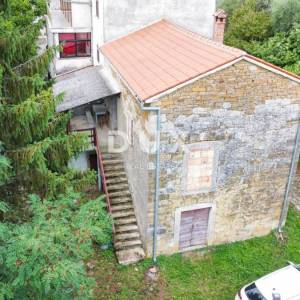 ISTRA, BUZET - Kamena kuća s građevinskim zemljištem