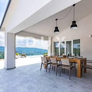  ISTRA, CEROVLJE Hipokratova hacijenda sa sportskim terenom! RIJETKOST!