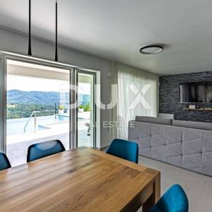  ISTRA, CEROVLJE Hipokratova hacijenda sa sportskim terenom! RIJETKOST!