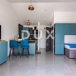  ISTRA, CEROVLJE Hipokratova hacijenda sa sportskim terenom! RIJETKOST!