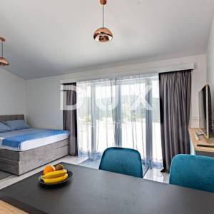  ISTRA, CEROVLJE Hipokratova hacijenda sa sportskim terenom! RIJETKOST!