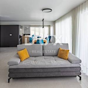  ISTRA, CEROVLJE Hipokratova hacijenda sa sportskim terenom! RIJETKOST!