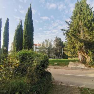 ISTRA, ČERVAR PORAT – Dvoetažni stan na zadnjem katu s pogledom na more!