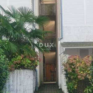 ISTRA, ČERVAR PORAT – Dvoetažni stan na zadnjem katu s pogledom na more!