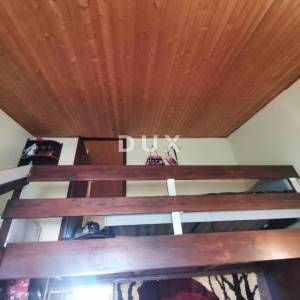 ISTRA, ČERVAR PORAT – Dvoetažni stan na zadnjem katu s pogledom na more!