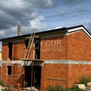 Istra, Karojba, samostojeća kuća, roh bau