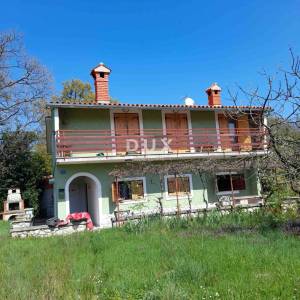 ISTRA, LABIN, samostojeća kuća s garažom i pomoćnim objektom