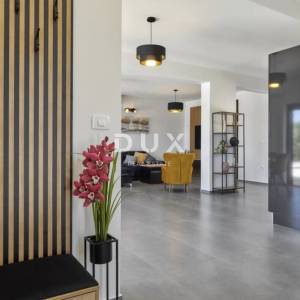 ISTRA, LOBORIKA- Kuća sa bazenom nedaleko Pule!