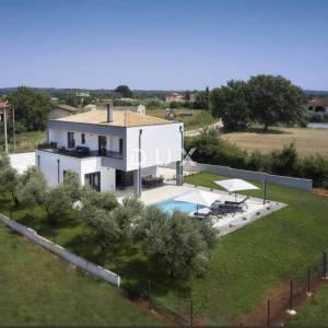 ISTRA, LOBORIKA- Kuća sa bazenom nedaleko Pule!