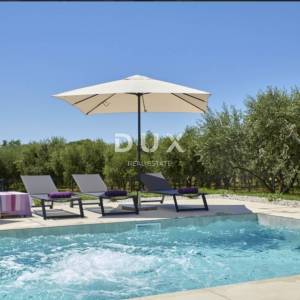 ISTRA, LOBORIKA- Kuća sa bazenom nedaleko Pule!