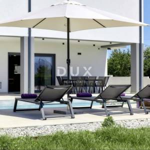 ISTRA, LOBORIKA- Kuća sa bazenom nedaleko Pule!