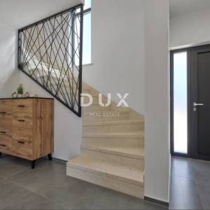 ISTRA, LOBORIKA- Kuća sa bazenom nedaleko Pule!