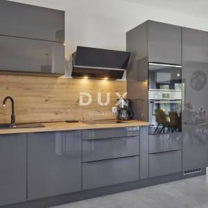 ISTRA, LOBORIKA- Kuća sa bazenom nedaleko Pule!