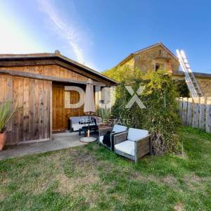 ISTRA, LUPOGLAV, OKOLICA – seosko imanje u Istri s 8 kuća na osami - zemljište od 22.000 m²