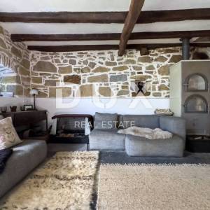 ISTRA, LUPOGLAV, OKOLICA – seosko imanje u Istri s 8 kuća na osami - zemljište od 22.000 m²