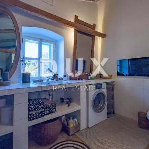 ISTRA, LUPOGLAV, OKOLICA – seosko imanje u Istri s 8 kuća na osami - zemljište od 22.000 m²