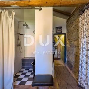 ISTRA, LUPOGLAV, OKOLICA – seosko imanje u Istri s 8 kuća na osami - zemljište od 22.000 m²