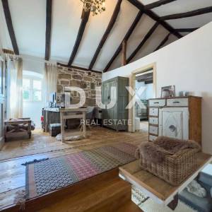 ISTRA, LUPOGLAV, OKOLICA – seosko imanje u Istri s 8 kuća na osami - zemljište od 22.000 m²