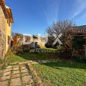 ISTRA, LUPOGLAV, OKOLICA – seosko imanje u Istri s 8 kuća na osami - zemljište od 22.000 m²