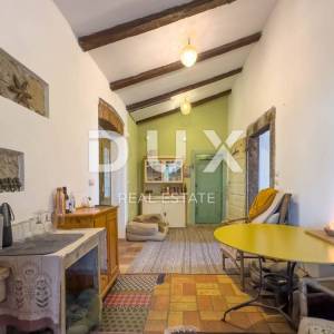 ISTRA, LUPOGLAV, OKOLICA – seosko imanje u Istri s 8 kuća na osami - zemljište od 22.000 m²