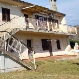 ISTRA, MARČANA - Kuća s prostranom okućnicom.